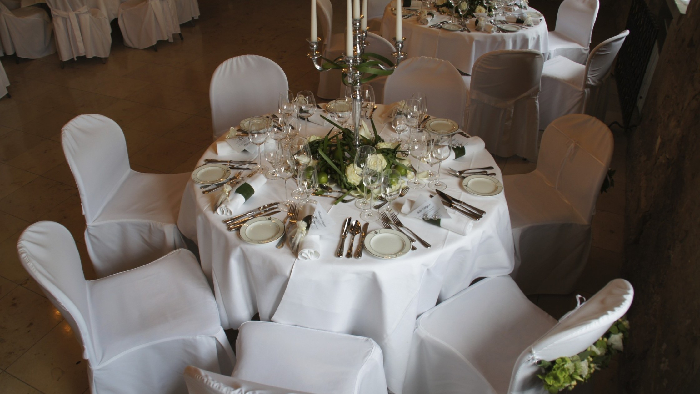 Rittersaal eingedeckter Tisch