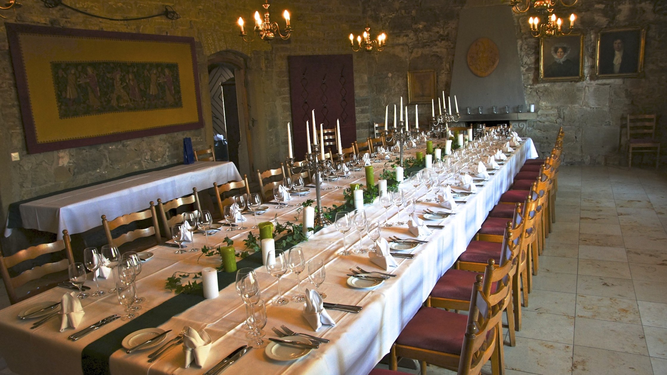 Tafel im Rittersaal