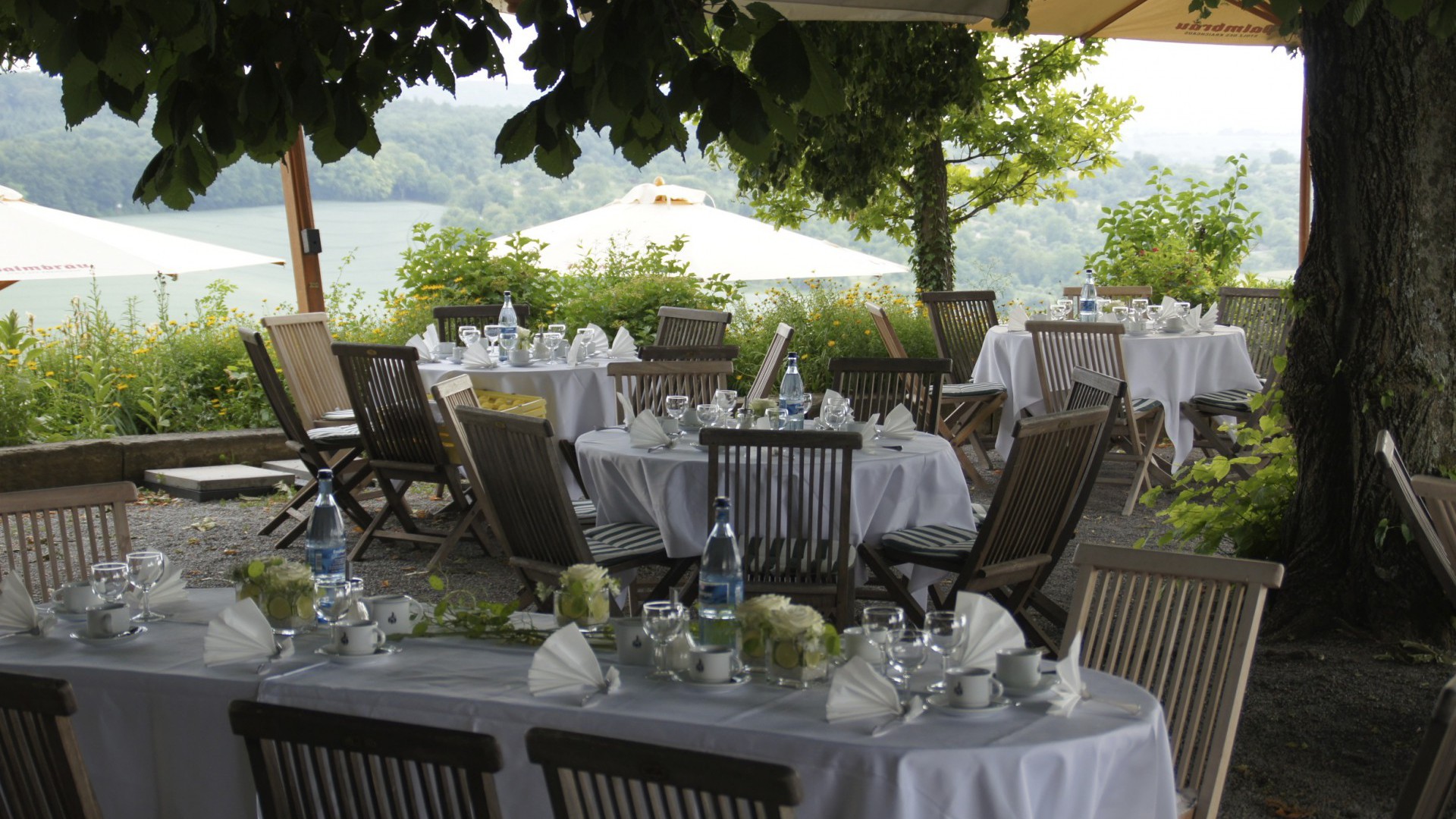 Terrasse Tische Kaffee & Kuchen